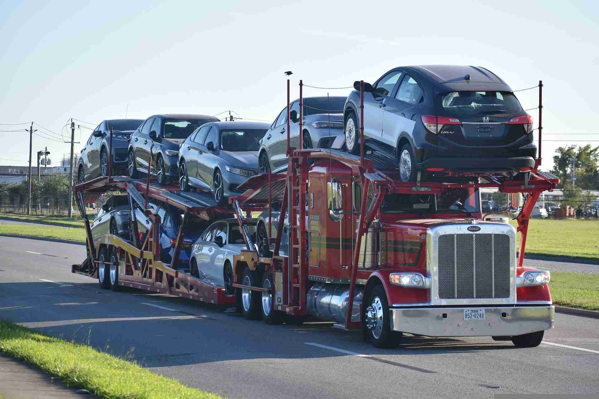 Open vs Enclosed Car Transport: Pros, Cons & Costs Explained